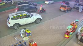 Woman caught stealing sugarcane in front of store in Hebei, China