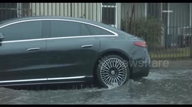 US, Los Angeles: Sun Valley Roadway Flooding