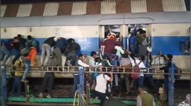 It's a pannik situation Gaya railway station to catch train for Patna