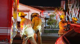 US, Los Angeles: Silver Lake 2 Injured in Balcony Collapse