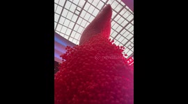 Russia’s biggest Valentine’s Day balloon drop