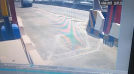 Japanese businessman killed when car crashes into toll booth in Thailand