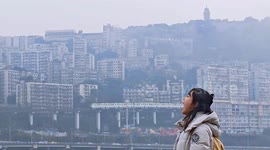 Chongqing's latest craze: Woman performs stunning 