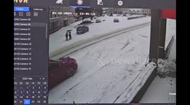 Driver hits two girls in Tver Oblast and flees but is quickly found