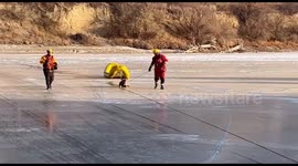 Firefighters rescue deer from frozen Thompson River in Canada