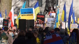 Several thousand Ukraine supporters rally at Whitehall after Presidents Zelensky's meeting with Trump