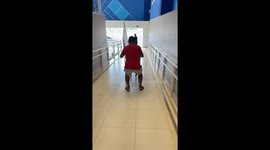 Brazilian dad’s shopping cart stunt ends in epic fail