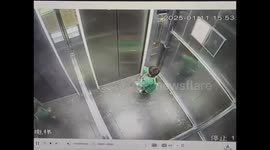 Careless father leaves son in elevator, child’s composure impresses