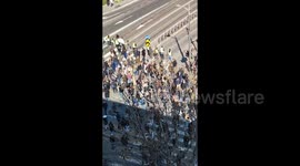 Serbia: Students observe 15 minutes of silence during road blockade