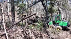 US: Heroic Engineers Swoop In To Clear Waterway Chaos