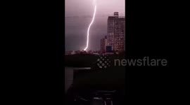 Argentina: Shocking electrical storm: lightning struck Miramar and affected 2 houses