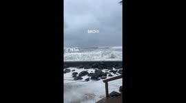 I Took This Video At Snapper Rocks,Coolangatta. On The Gold Coast The Day Before Cyclone Alfred Hit Us!