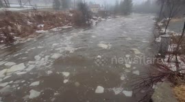 US: Ice Break Chaos Hits Smyrna Mills as River Roars with Massive Chunks
