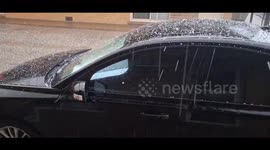 US: Hail Pelts Chicago Metropolitan Area as Severe Storms Move in 2