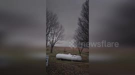 US: Massive Storm Hits Jamestown, Indiana, Bringing Thunder, Hail, and Power Outages
