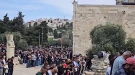 Israel: On the fourth Friday of Ramadan, tens of thousands of worshippers arrived at the Temple Mount for prayers