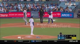 Dodgers stay perfect despite Roki Sasaki’s rocky start