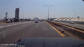 Dashcam captures building collapse during earthquake in Bangkok, Thailand