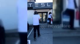 Sweden: Tesla Stores in Sweden Targeted by Climate Activists