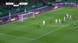 Gyökeres scores Panenka penalty for Sporting in the Taça de Portugal