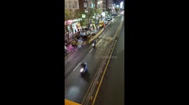 Motorist skids and crashes on bumpy road in China