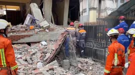 Myanmar (Burma): Russian rescue teams engage in search efforts in Myanmar after deadly quakes