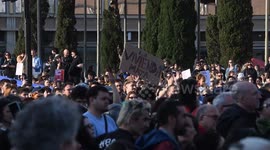 Spain: Thousands protest in Spain over housing crisis and soaring rents