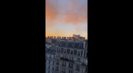 Dramatic Fire Erupts at Recycling Center in Paris, Massive Smoke Cloud Visible Across the City – April 7, 2025