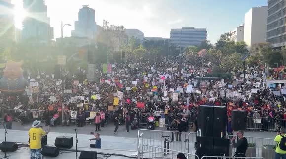 US: ‘Hands Off!’ Protests Against Trump and Elon Musk Erupt Nationwide ...