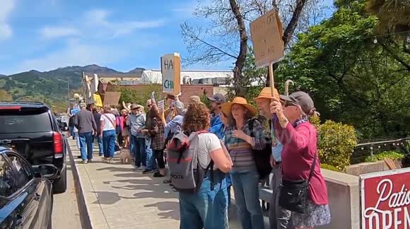US: ‘Hands Off!’ Protests Against Trump and Elon Musk Erupt Nationwide ...