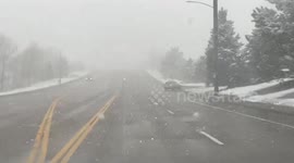 US: Snowstorm reduces visibility on the roads in Highlands Ranch
