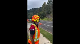 Helicopter drops heavy log during forest work in Whakatāne