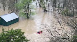 US: Flood Rescue Efforts Intensify at High Bridge, Kentucky