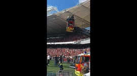 Parachutist rescued from stadium roof in Toulouse, France