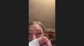Young girl bursts into tears after realizing she lost ground in the UNO game