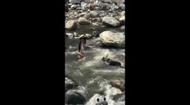Selfie Craze Turns Deadly: Tourist Clings to Rock After Falling Into Parvati River, Rescued Just in Time