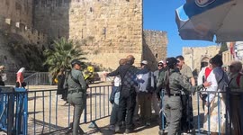 Israel: Palestinian Christians mark Holy Saturday with procession in Jerusalem’s Old City