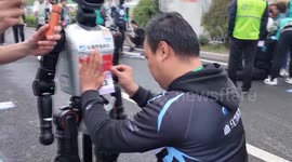 China: Half-marathon exposes huddles in development of humanoids