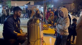Türkiye: Residents in Istanbul spend night outdoors amid earthquake fears