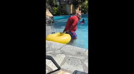 Person falls into water after floater overturns at Mayagüez resort