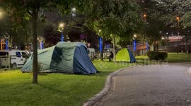 Türkiye: Istanbul residents spend night outside after earthquake sparks safety fears