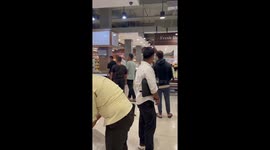 Shopper goes berserk in supermarket and pours cooking oil over himself