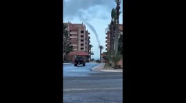 Large waterspout captivates locals and tourists in Puerto Peñasco, Mexico