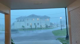 US: Heavy rainfall moves through New Orleans