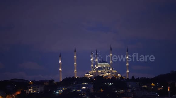 Türkiye: Full moon rises over Camlica Mosque in Istanbul - Buy, Sell or ...