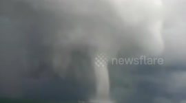 Spectacular waterspout occurs in  China