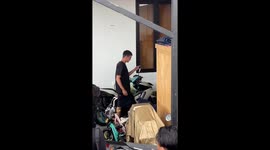 Tourists and locals clash over parking dispute at villa in Bali