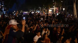 Spain: Thousands of Barcelona fans gather at Canaletes to celebrate win over Espanyol
