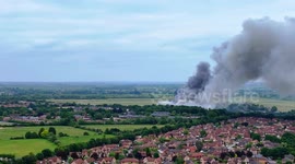 UK: Drone footage shows huge cloud of smoke as fire breaks out at former RAF airfield