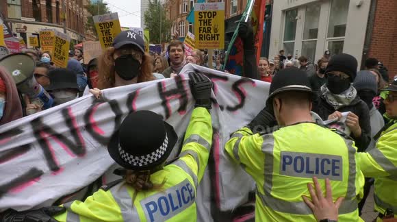“Get back!” Anti-fascists clash with police in Birmingham as Britain First hold rally